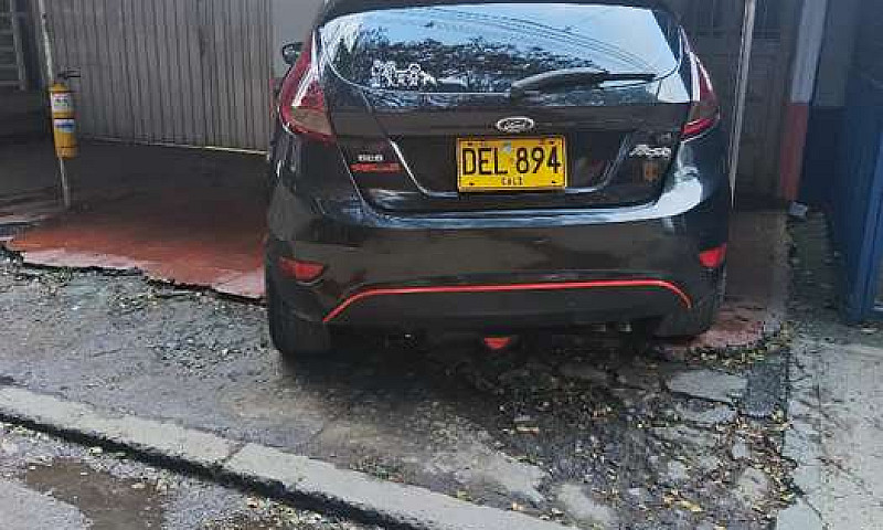Se Vende Ford Fiesta...