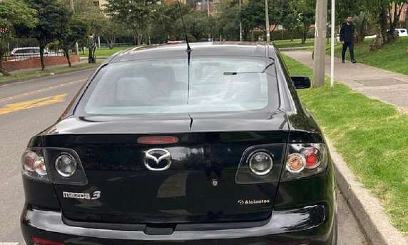 Mazda 3 Negro En Exc...