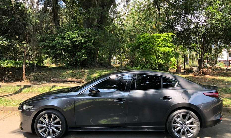 Mazda 3 Grand Tourin...