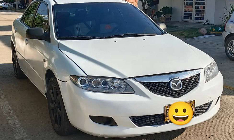 Automóvil Mazda 6...