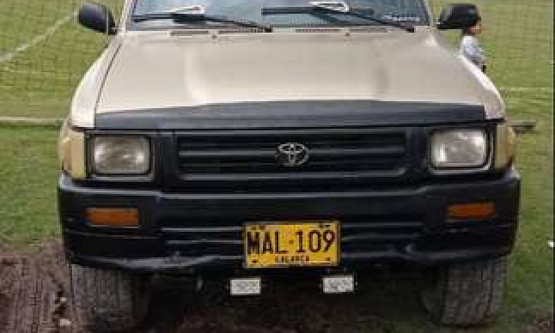 Toyota Hilux Ht 4X4 ...