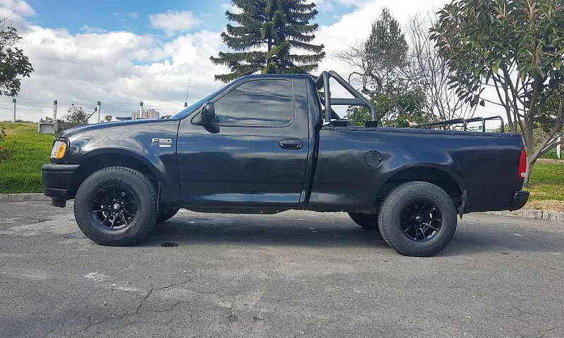 Vendo Camioneta Ford...