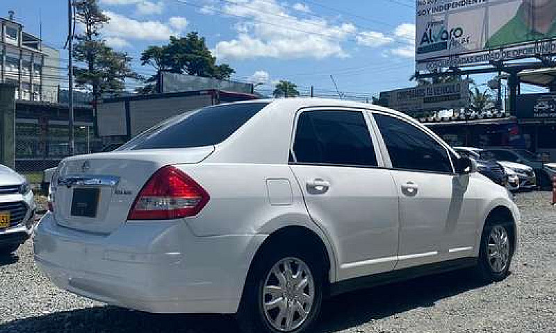 Nissan Tiida 2014 Au...