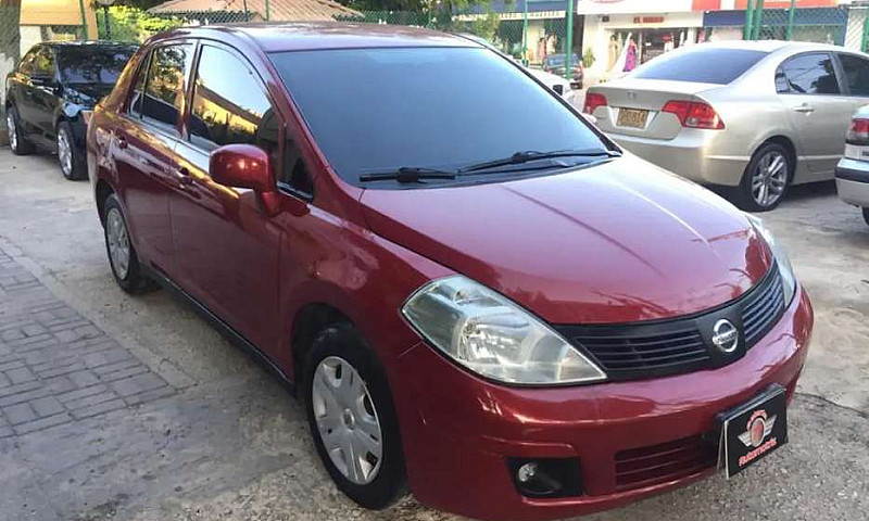 Nissan Tiida Mio 1.8...