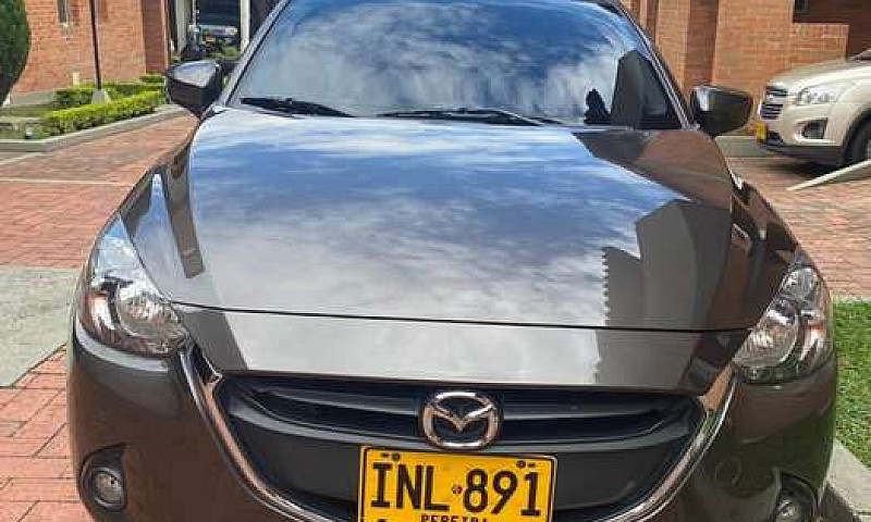 Se Vende Mazda 2 Tou...