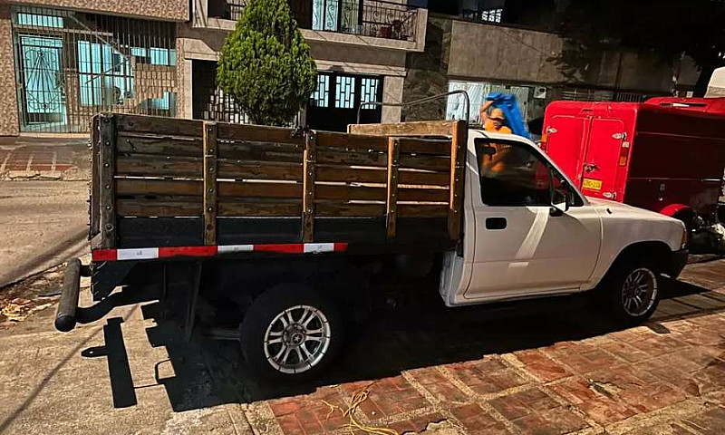 Vende Camioneta Toyo...