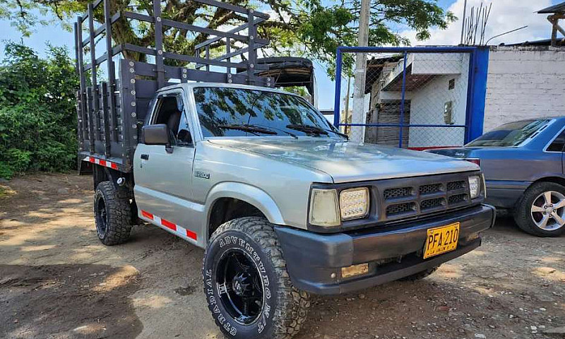 Vendo Hermosa Mazda ...