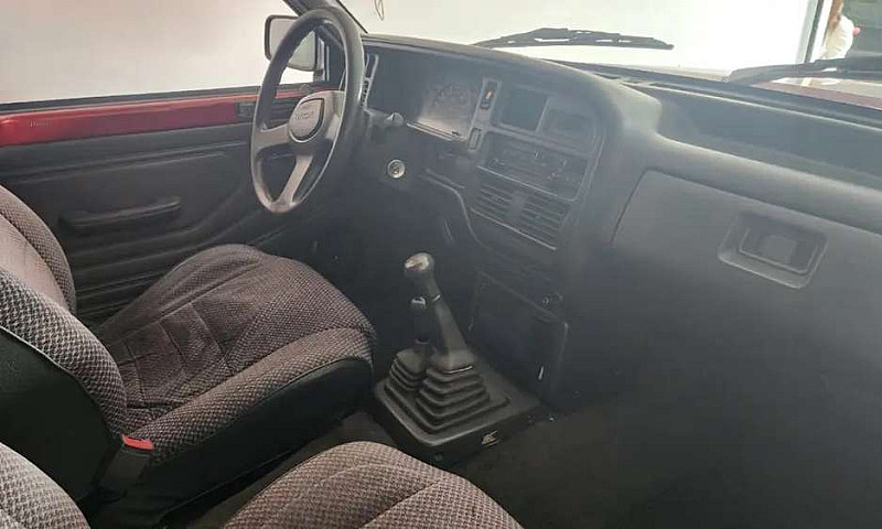 Mazda B2600...