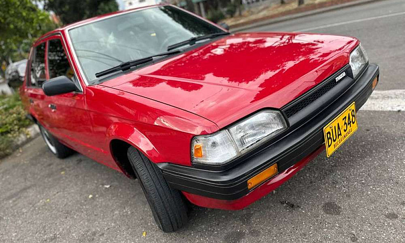 Se Vende Mazda 323...