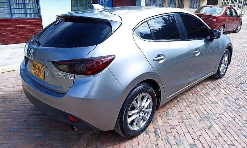 Vendo Mazda 3 Tourin...