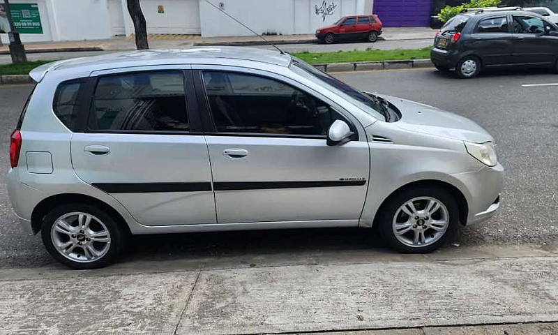 Chevrolet Aveo Emoci...