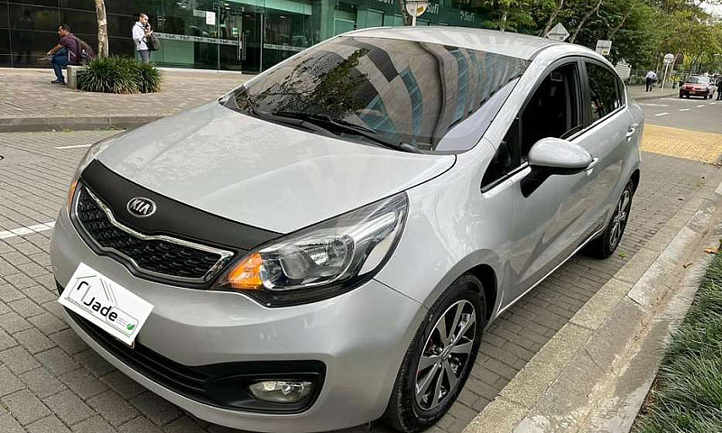 Vendo Kia Rio Sedan ...