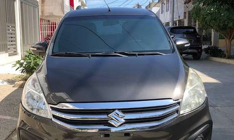 Suv Suzuki Ertiga 20...