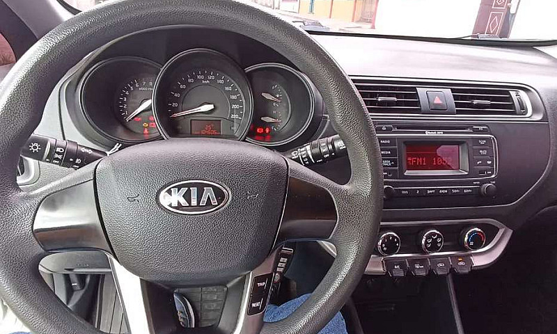 Vendo Kia Río Spice ...