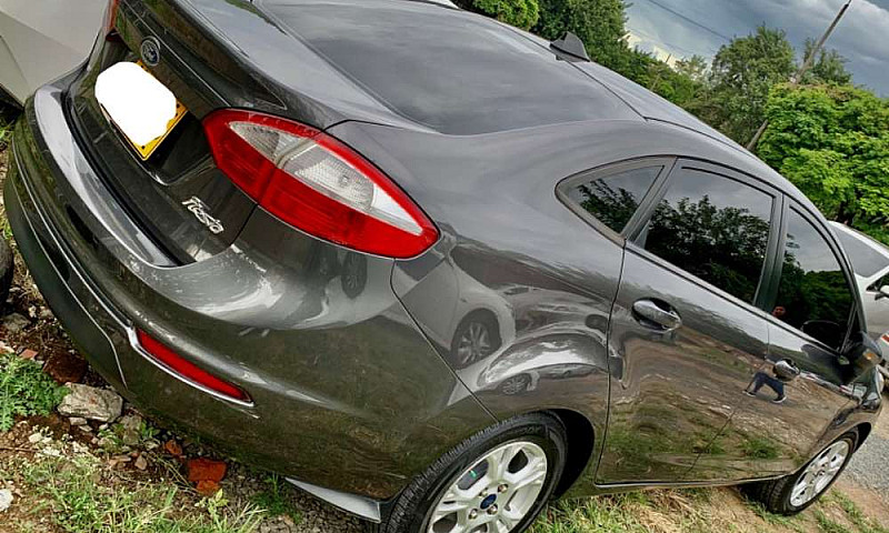 Hermoso Ford Fiesta ...