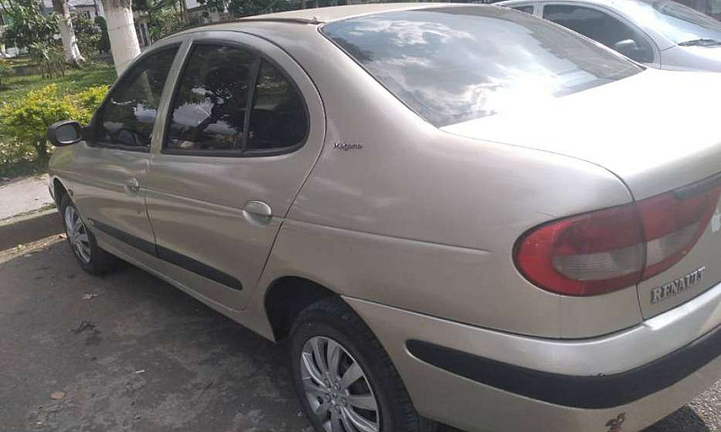 Vendo Carro Megane...