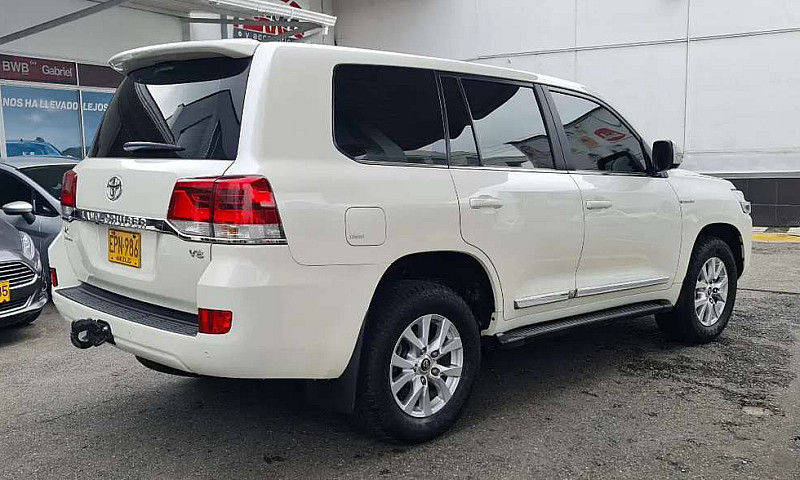 Toyota Land Cruiser ...