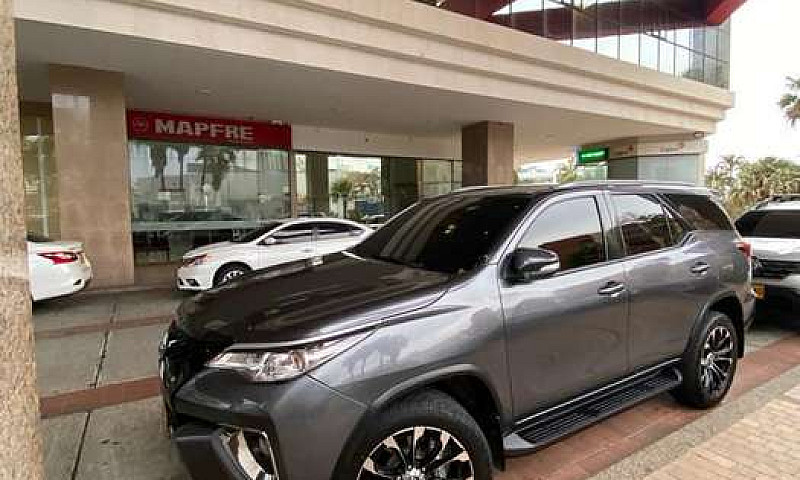 Toyota Fortuner 2.7...