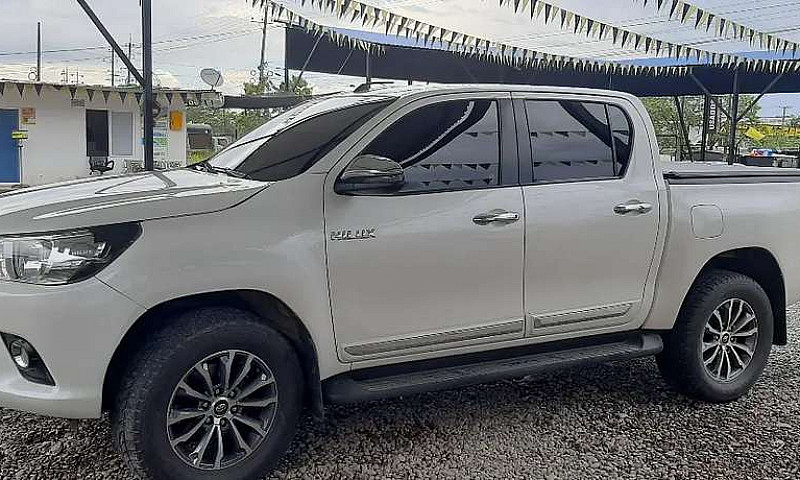 Vendo Hilux 2.8 Dise...