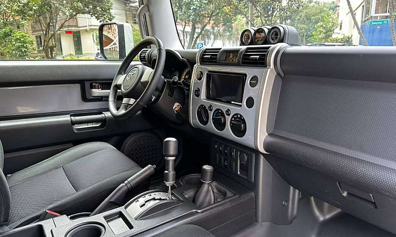 Toyota Fj Cruiser 4....