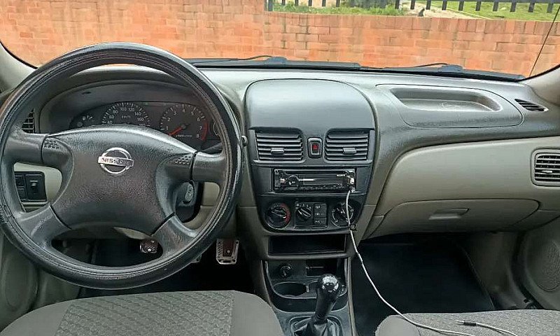 Vendo Nissan Sentra ...