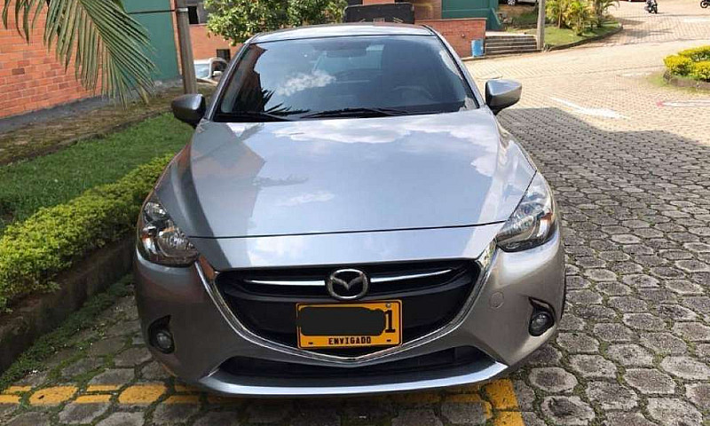 Vendo Mazda 2016 Pap...