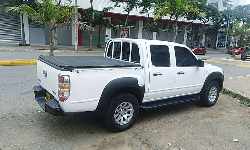 Camioneta Mazda Bt50...