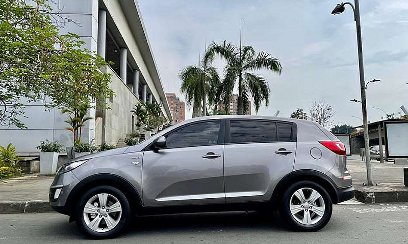 Kia Sportage Revolut...