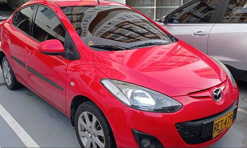 Mazda 2 Sedan, Model...