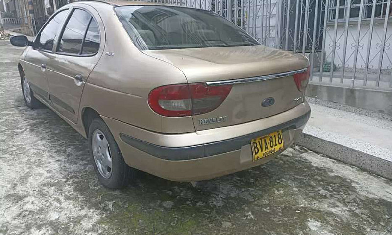 Vendo Megane 1...