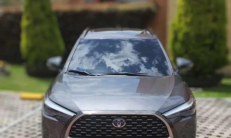 Toyota Corolla Cross...