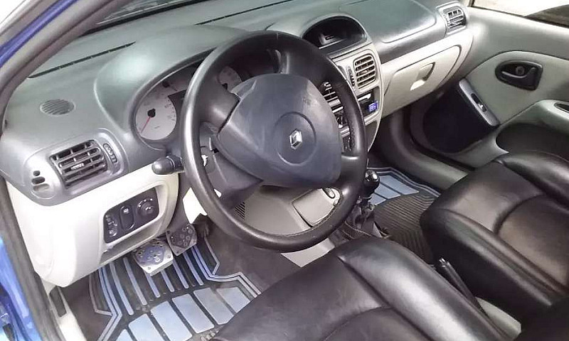 Vendo Renault Clio...