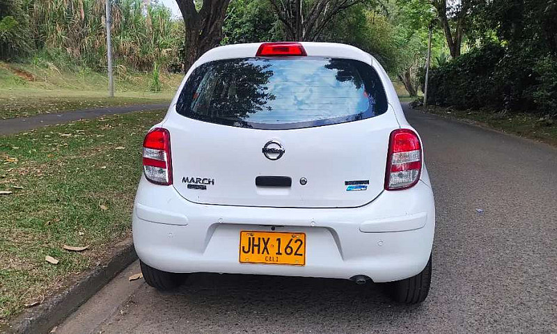 Nissan March 2017...