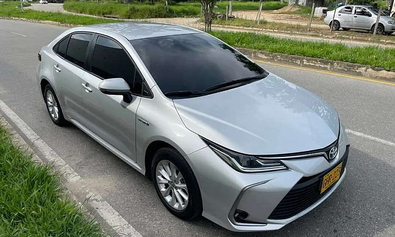 Vendo Toyota Corolla...