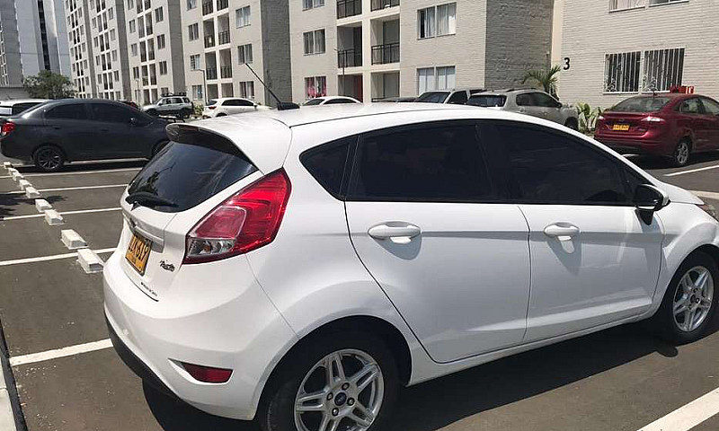 Ford Fiesta 1.6 Auto...