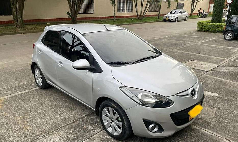 Mazda 2 2015 Automat...