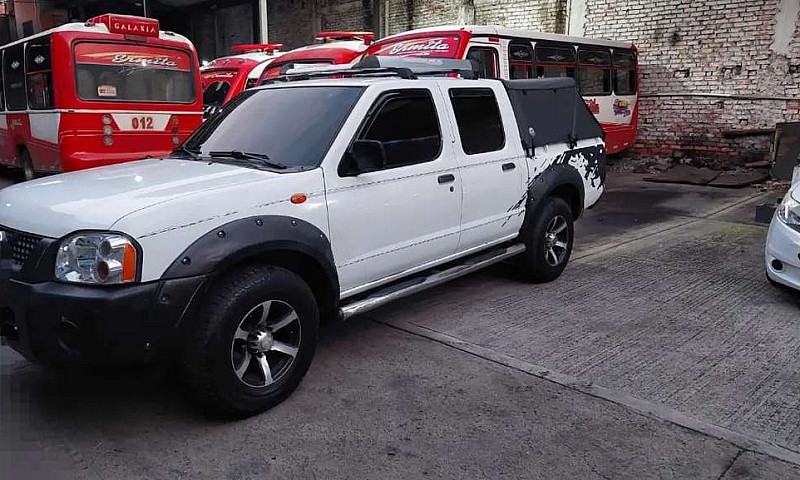 Vendo Carro Nissan D...