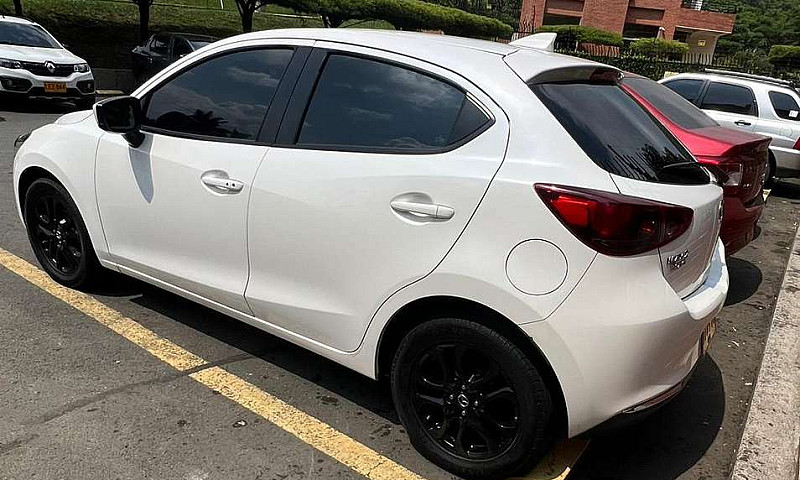 Mazda 2 Grand Tourin...