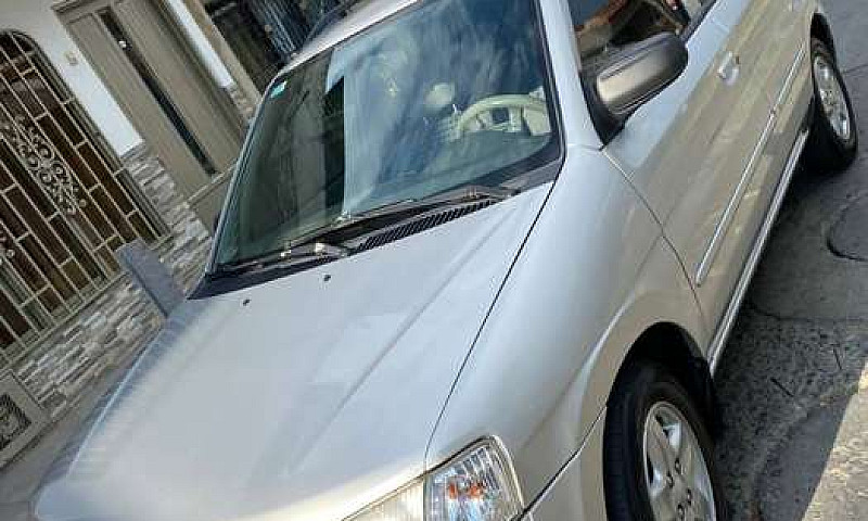Se Vende Carro Mazda...