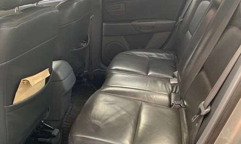 Se Vende Carro Mazda...