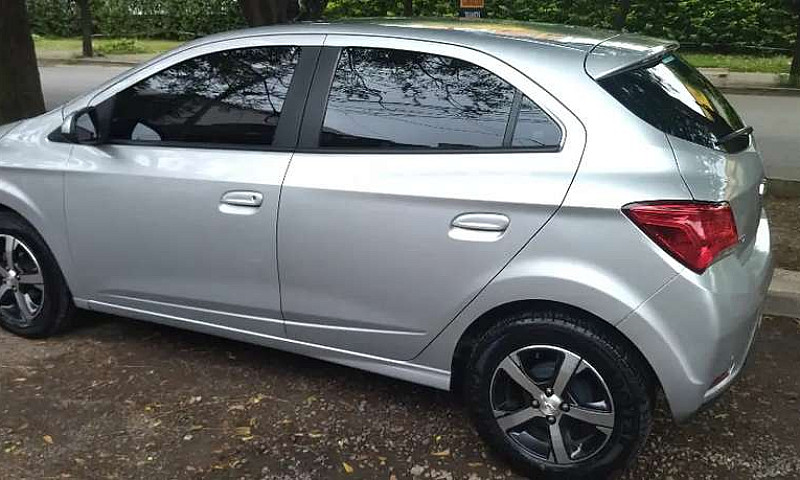 Vendo Chevrolet Onix...