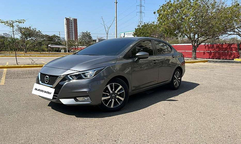 Nissan Versa 2023 Au...