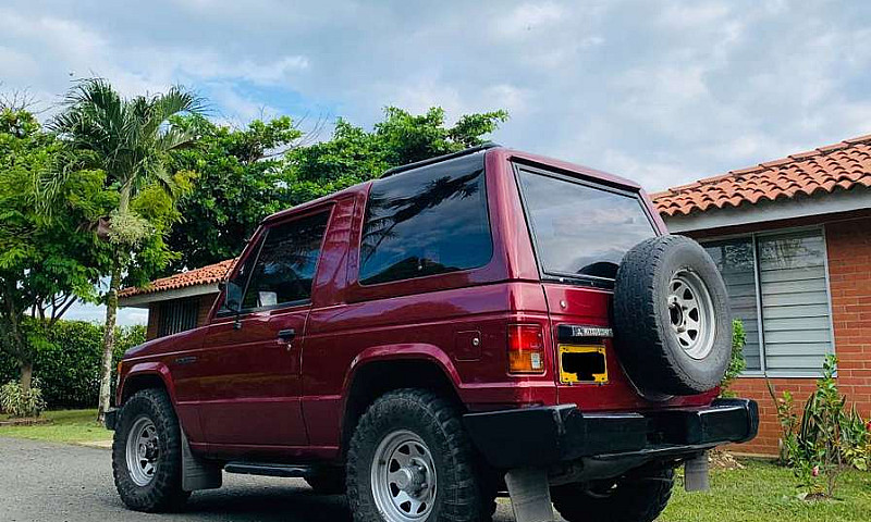 Montero Mitsubishi E...