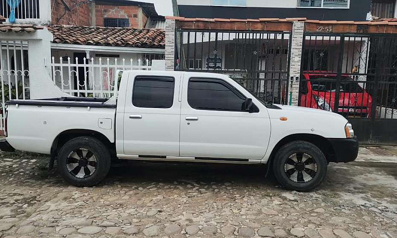Camioneta Nissan Fro...