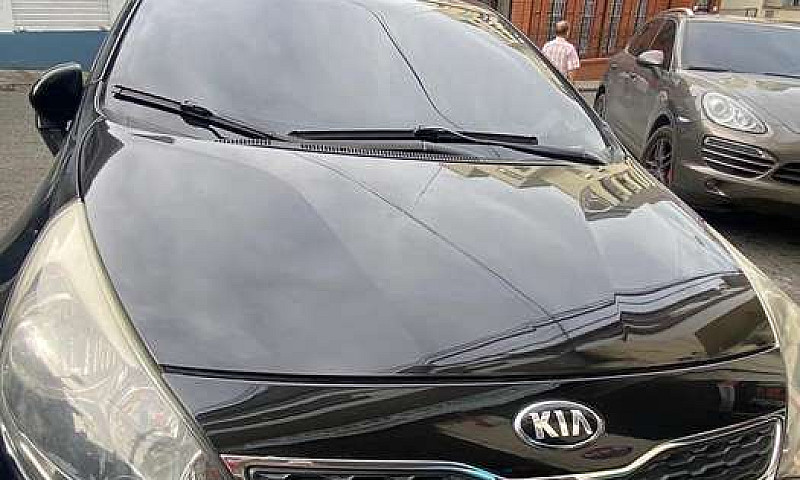 Vendo Kia Rio Ubex F...