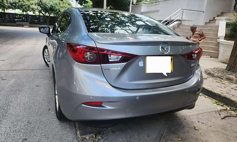 Vendo Mazda 3 Tourin...