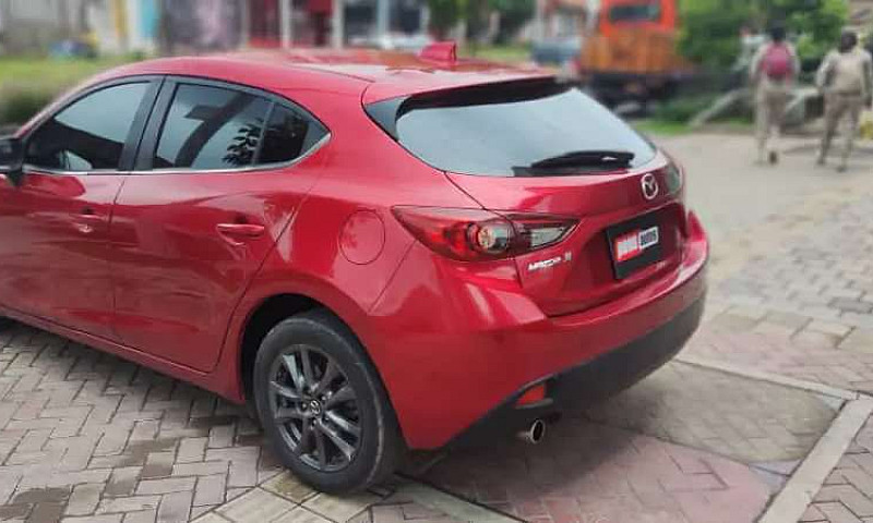 Mazda 3 Hastback Pri...