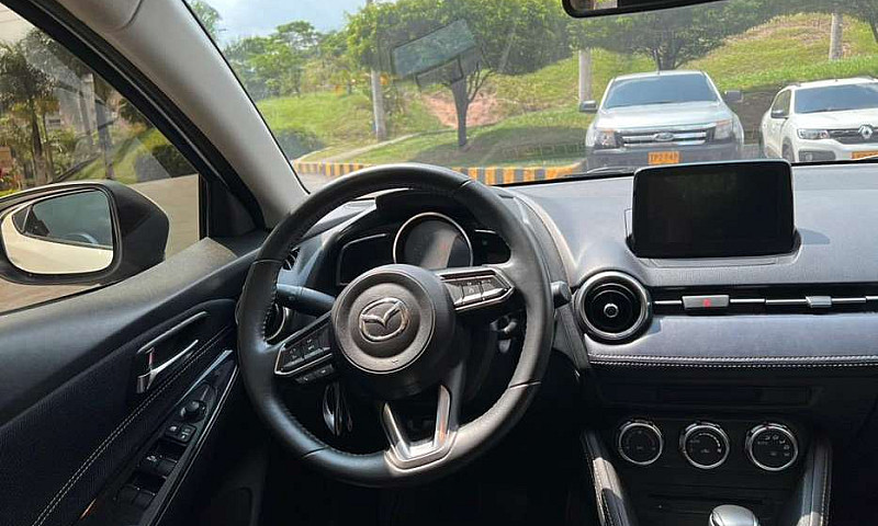 Mazda 2 Grand Tourin...