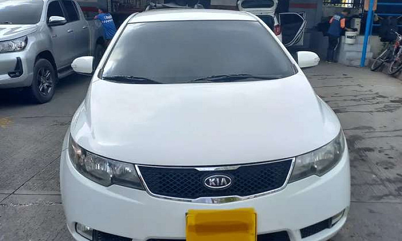 Vendo Kia Cerato For...