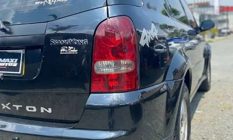 Ssangyong Rexton 200...